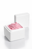 Caja EPS de 0,5 litros con helado de fresa para transporte en frío.